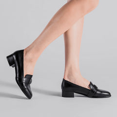 Pumps aus PU-Leder mit mittlerem Absatz und runder Zehenpartie