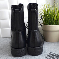 Plateau-Stiefeletten aus Leder mit Schnürung