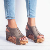 PU Leather Platform Sandals With Rivets