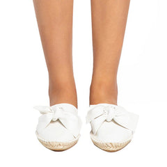 Alpargatas planas con nudo de mariposa