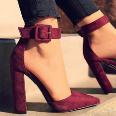 Zapatos clásicos de tacón alto con correa de hebilla