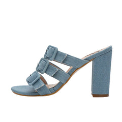 Flip-Flops aus Denim mit quadratischem Absatz und Schnallen