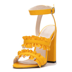 Sandalias de piel sintética con tacón cuadrado y volantes