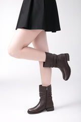 Botines de piel con punta redonda y tacón cuadrado