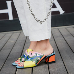 Sandalias de piel sintética con tacón alto