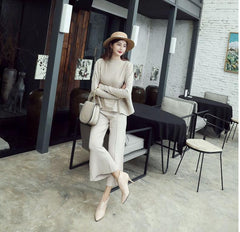 Stiefeletten mit V-Ausschnitt und hohem Absatz