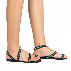 Flache Gladiatorsandalen aus PU-Leder mit ethnischer Stickerei