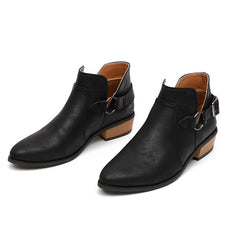 Stiefeletten mit niedrigem Absatz und Schnallen