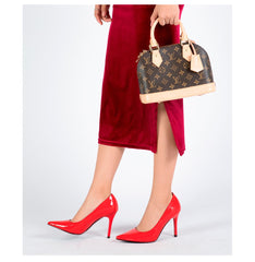 Pumps mit hohen, dünnen Absätzen