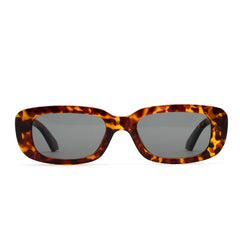 Gafas de sol con hashtag dramático