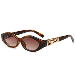 Gafas de sol hechas de dinero