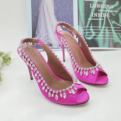 Sandalen mit Kristallen von Temptation