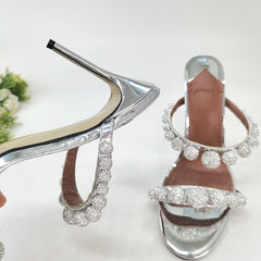 Zapatillas de tacón alto abiertas con punta redonda y diamantes de imitación plateados