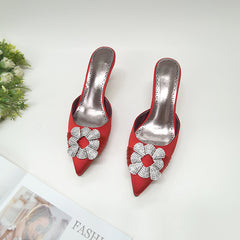 Sandalen mit Blumen- und Strassverzierung - Rot