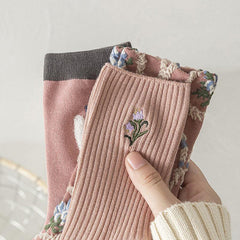 Pastellrosa Socken mit Blumenmuster