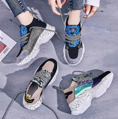 Lässige Sneakers in gemischten Farben