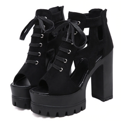 Weiche Ledersandalen mit quadratischem Absatz