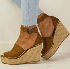 Sandalen aus Leinen und Stoff mit hoher Plateausohle