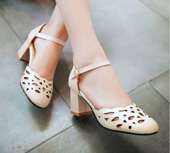 Sandalen mit hohem Absatz aus weichem Leder