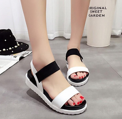 Chanclas planas informales con punta abierta