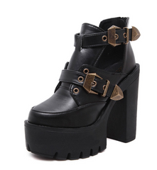 Pumps mit runder Spitze und hohem Absatz