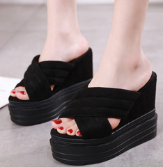 Lässige Wildledersandalen