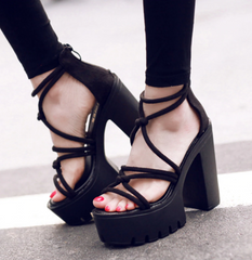 High Heels Sandalen mit quadratischem Absatz