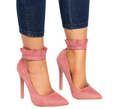 High Heels Pumps mit Rüschen