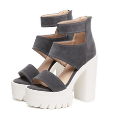 Lässige Sandalen mit quadratischem Absatz