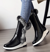 Pelzstiefel mit runder Spitze