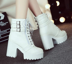 Stiefel mit hohen Absätzen