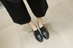 Pumps mit runder Spitze und quadratischem Absatz