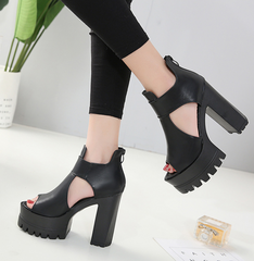 Sandalen mit hohem Absatz aus weichem Leder