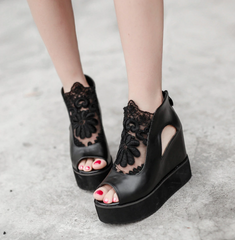 Lässige Stiefeletten mit Spitze