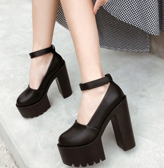 Weiche Lederpumps mit quadratischem Absatz