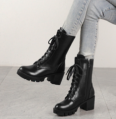 Botines de tacón alto con cordones