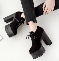 Weiche Lederpumps mit quadratischem Absatz