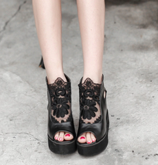 Lässige Stiefeletten mit Spitze