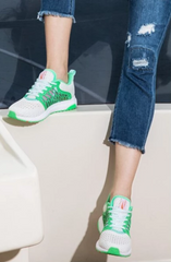 Atmungsaktive Mesh-Sneaker zum Schnüren