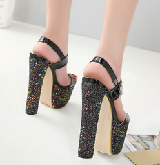 Weiche Ledersandalen mit quadratischem Absatz