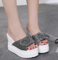 Lässige Schlupfsandalen