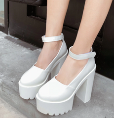 Weiche Lederpumps mit quadratischem Absatz