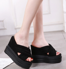 Lässige Wildledersandalen