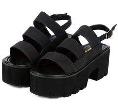 Sandalen mit quadratischem Absatz