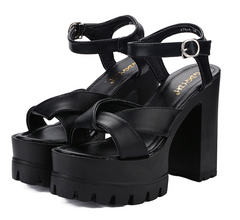 Sandalias de tacón alto con tiras en el tobillo