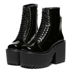 Botines con cordones y tacones gruesos