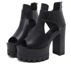 Sandalen mit hohem Absatz aus weichem Leder