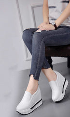 Lässige flache Schuhe mit runder Zehenpartie und Plateausohle