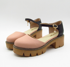 Sandalias casuales con tacones cuadrados