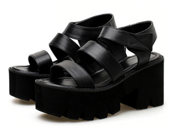 Sandalias con tacón cuadrado y cierre de tobillo